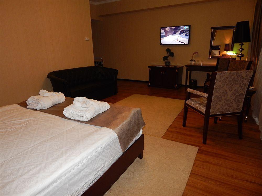 รอยัล พาร์คโฮเต็ล แอนด์ สปา Hotel อัสตานา ภายนอก รูปภาพ