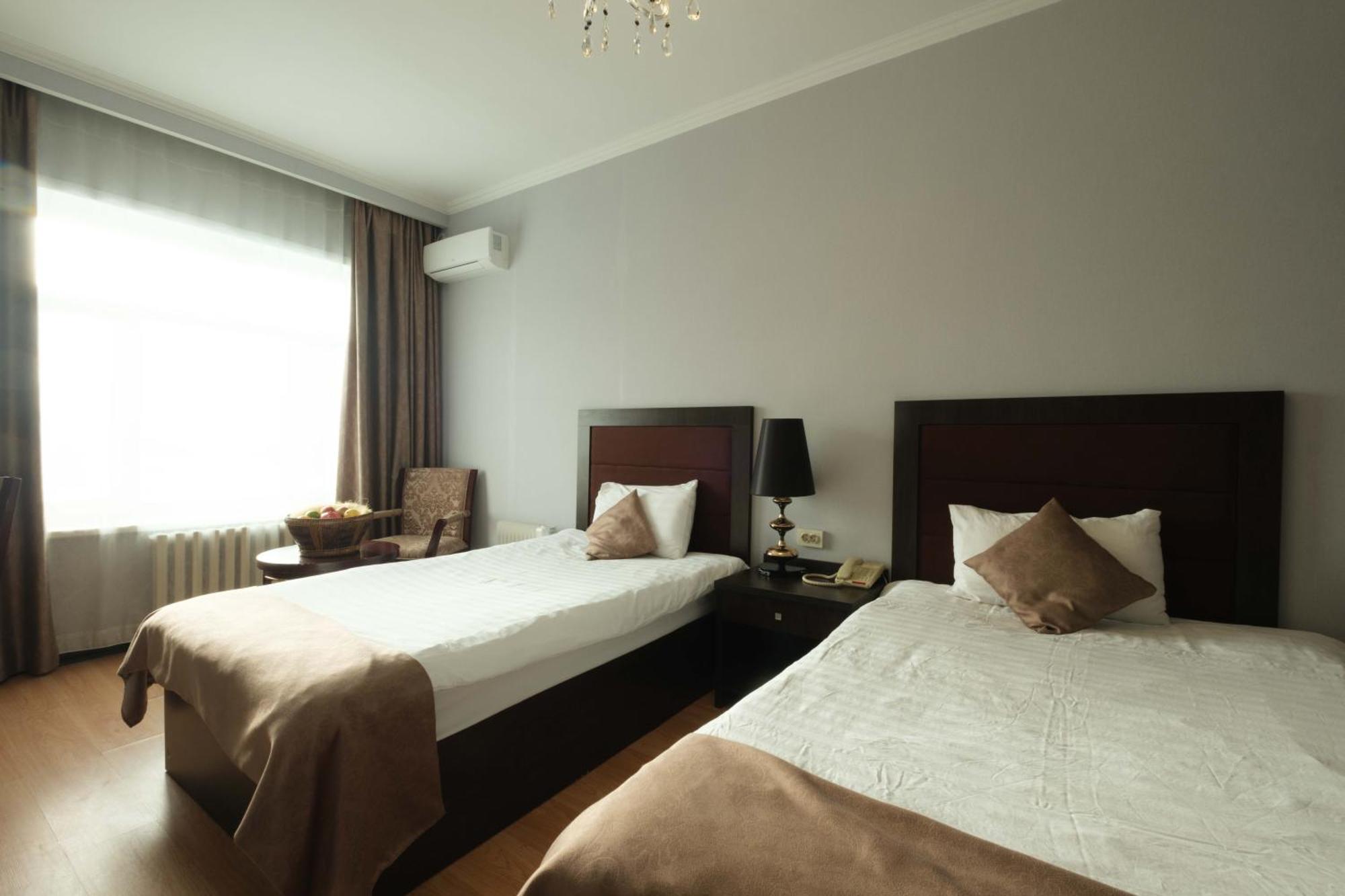 รอยัล พาร์คโฮเต็ล แอนด์ สปา Hotel อัสตานา ภายนอก รูปภาพ