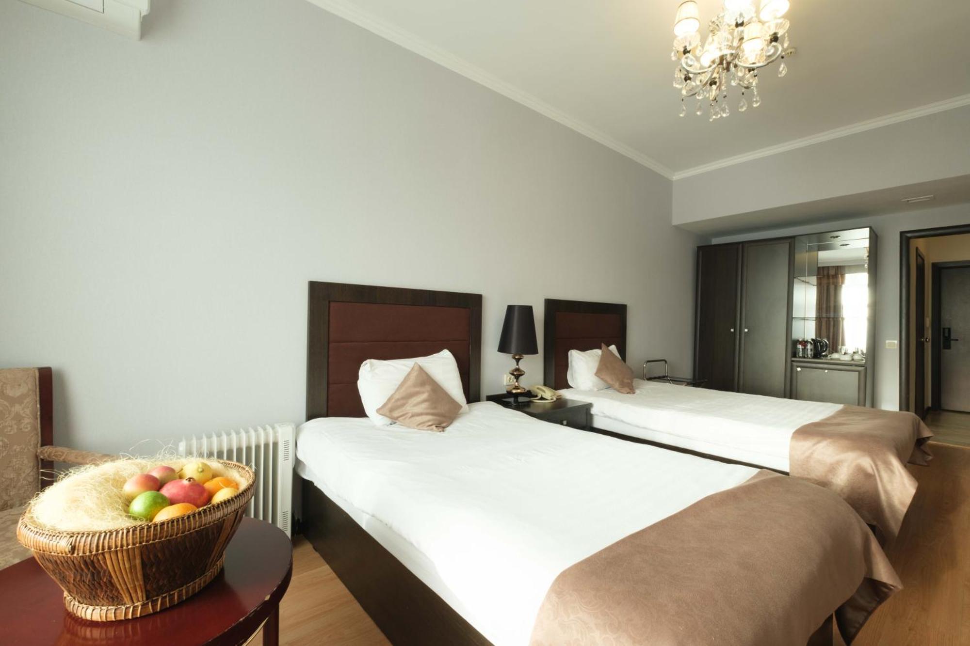 รอยัล พาร์คโฮเต็ล แอนด์ สปา Hotel อัสตานา ภายนอก รูปภาพ
