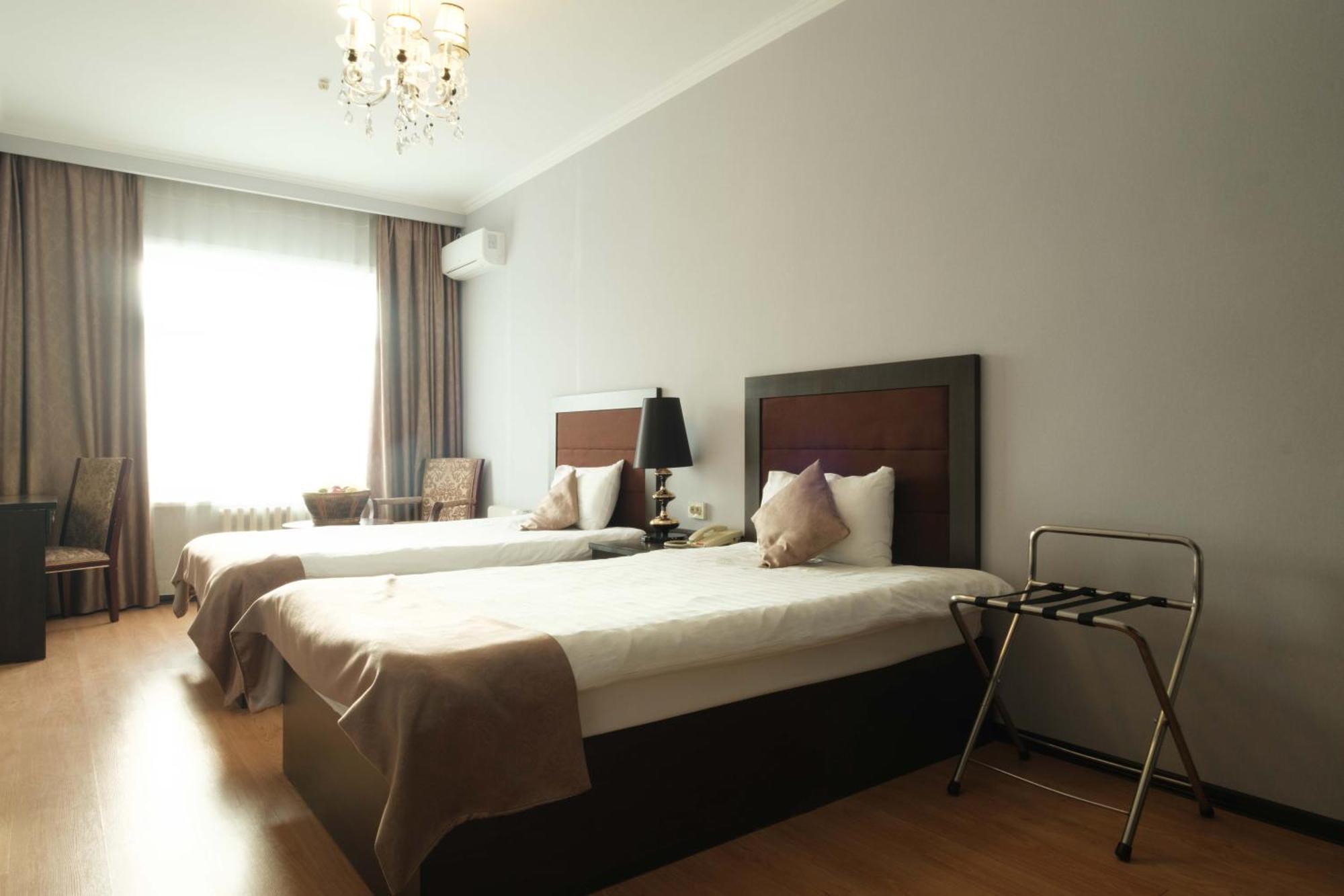 รอยัล พาร์คโฮเต็ล แอนด์ สปา Hotel อัสตานา ภายนอก รูปภาพ
