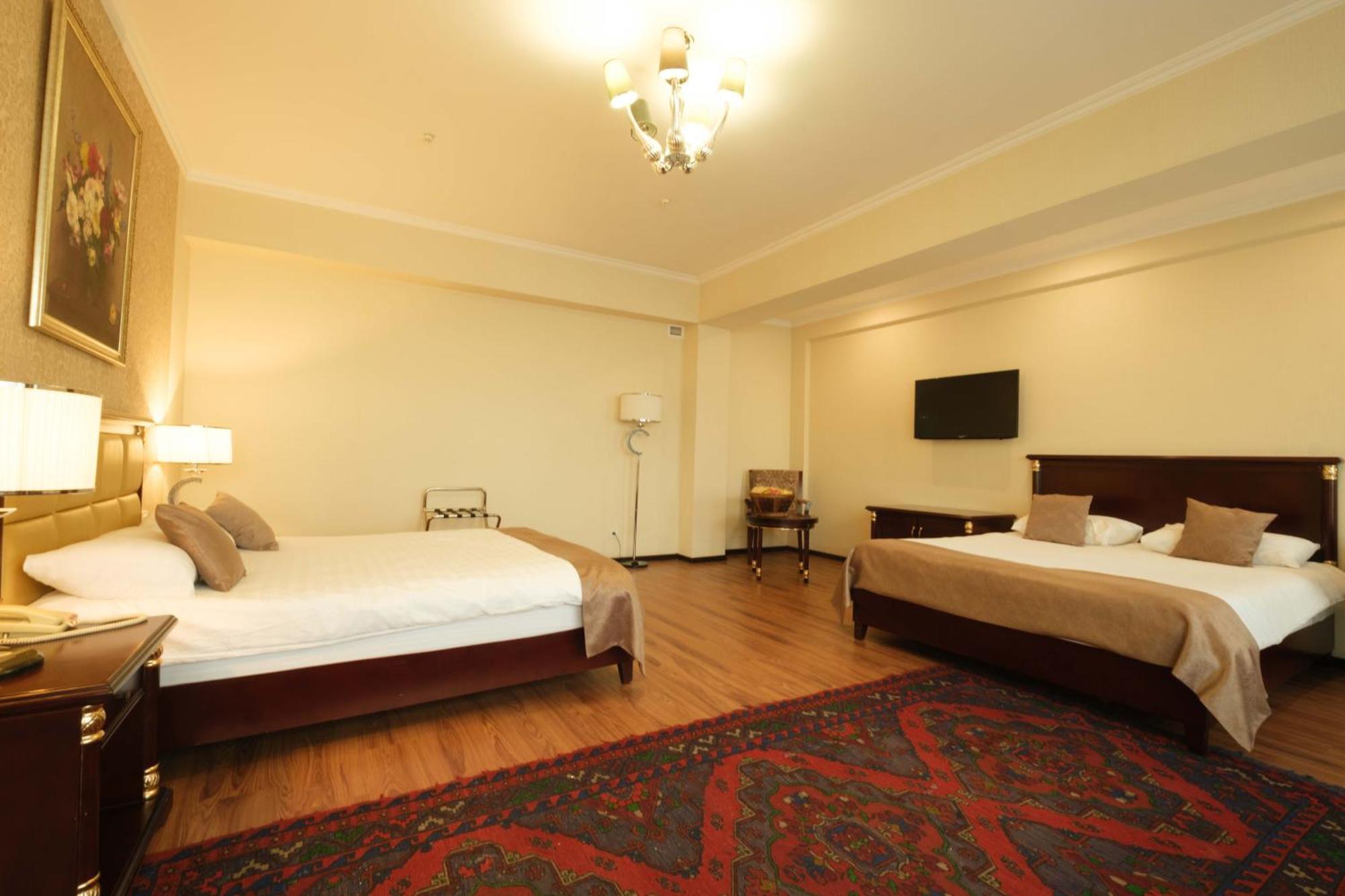 รอยัล พาร์คโฮเต็ล แอนด์ สปา Hotel อัสตานา ภายนอก รูปภาพ