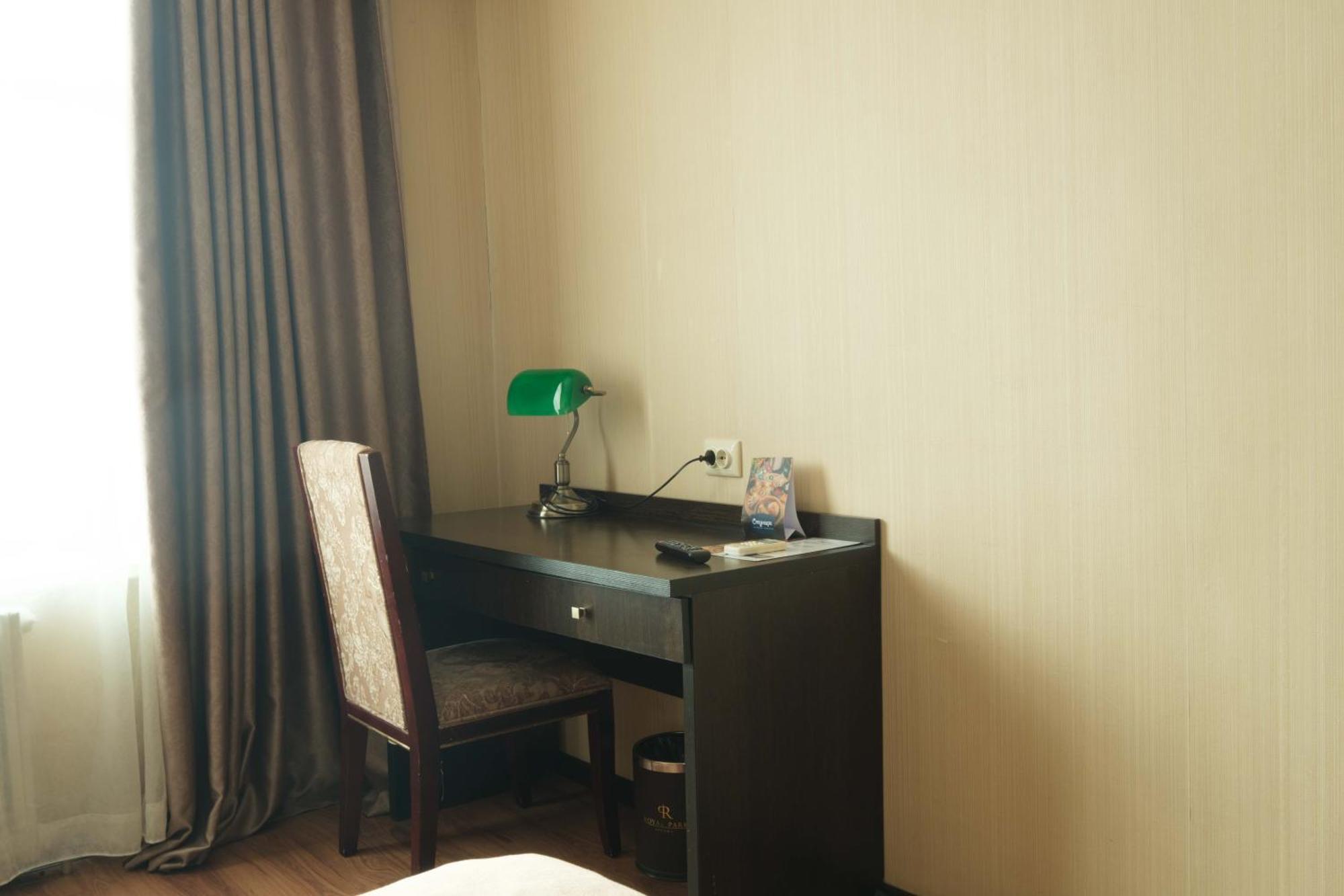รอยัล พาร์คโฮเต็ล แอนด์ สปา Hotel อัสตานา ภายนอก รูปภาพ