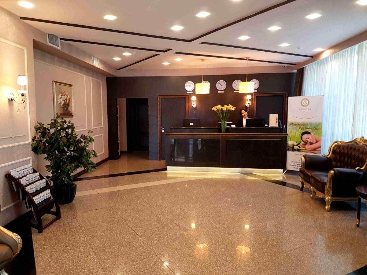 รอยัล พาร์คโฮเต็ล แอนด์ สปา Hotel อัสตานา ภายนอก รูปภาพ