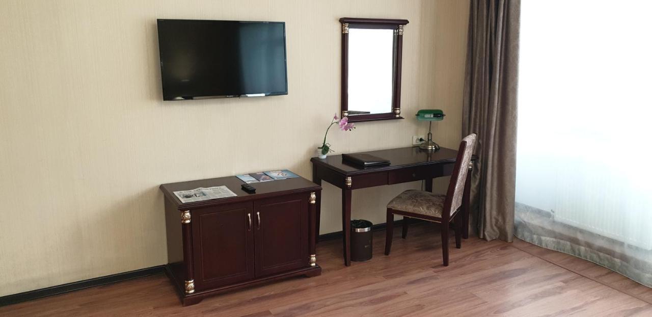 รอยัล พาร์คโฮเต็ล แอนด์ สปา Hotel อัสตานา ภายนอก รูปภาพ