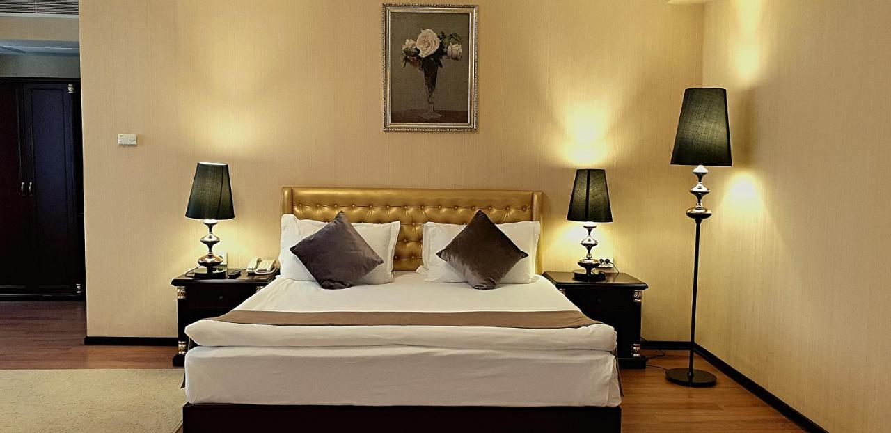 รอยัล พาร์คโฮเต็ล แอนด์ สปา Hotel อัสตานา ภายนอก รูปภาพ