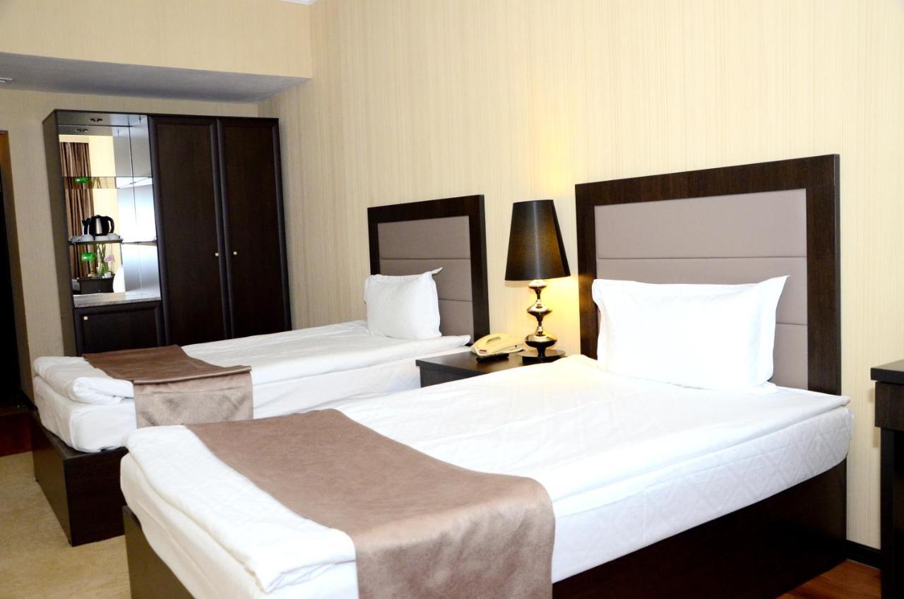 รอยัล พาร์คโฮเต็ล แอนด์ สปา Hotel อัสตานา ภายนอก รูปภาพ